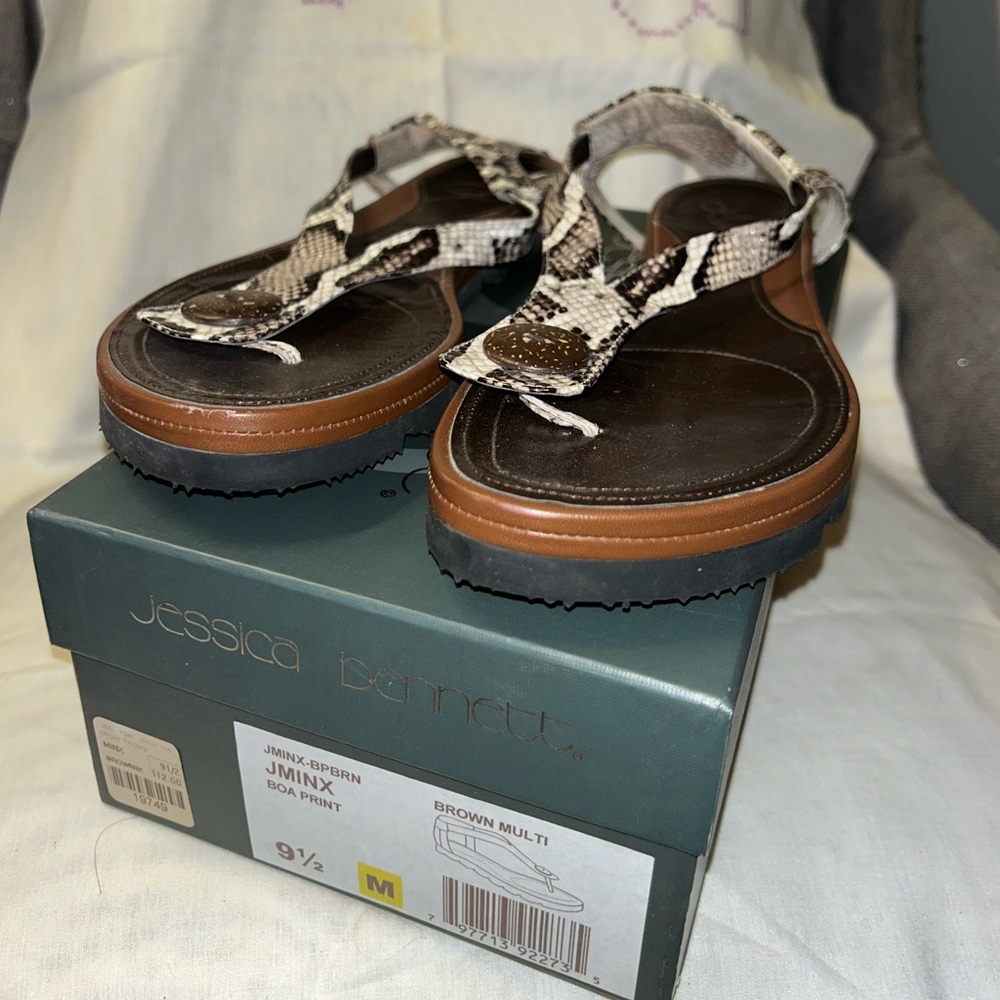 Jessica Bennett Boa Strappy Sandals 9.5B